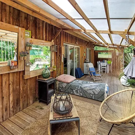 1 Bedroom Lovely In Saint-Yaguen